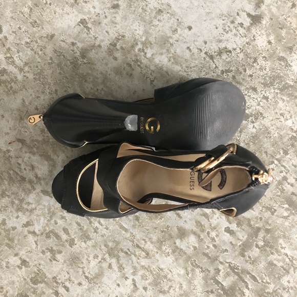 ✨SALE ✨Guess High Heels - Picture 2 of 4